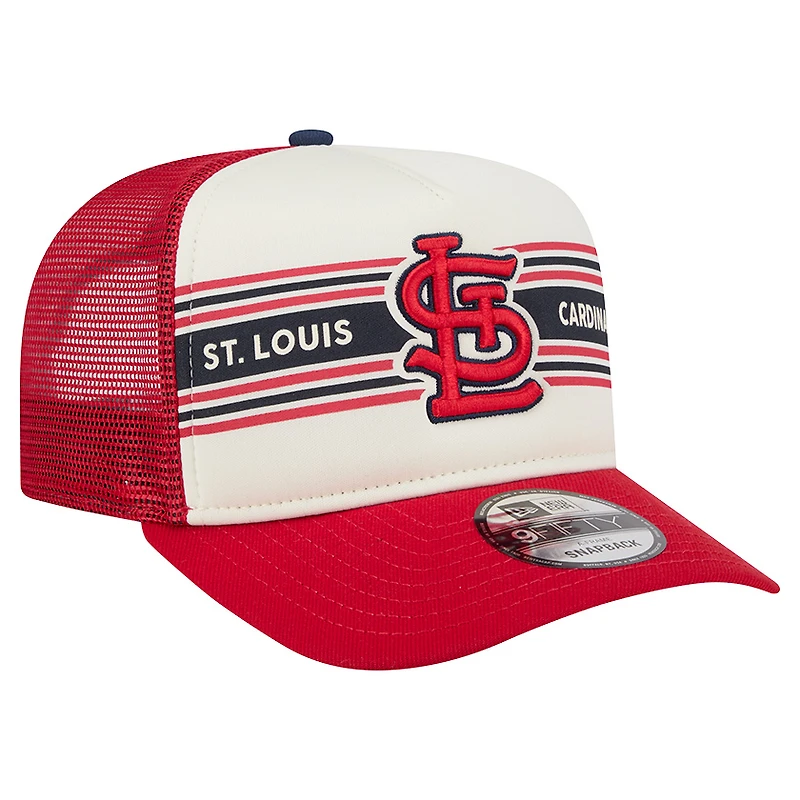 Casquette snapback New Era 9FIFTY Trucker crème/rouge pour homme, motif bannière des Cardinals de Saint-Louis
