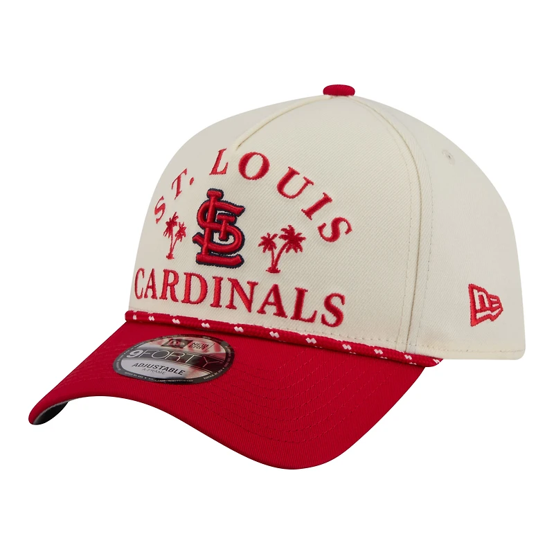 Casquette ajustable New Era crème pour homme, modèle St. Louis Cardinals, édition spéciale entraînement de printemps 2026, avec logo en A et monture en corde, modèle 9FORTY.