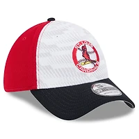 Men's New Era Red/Black St. Louis Cardinals 2025 MLB Clubhouse 39THIRTY Flex Hat