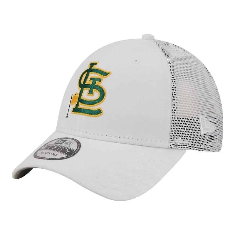 Casquette trucker ajustable New Era 9FORTY blanche à motif drapeau des Cardinals de Saint-Louis pour homme