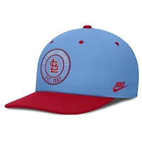 Casquette Nike Pro Dri-FIT Snapback bleu clair/rouge pour homme des Cardinals de St. Louis Collection Cooperstown