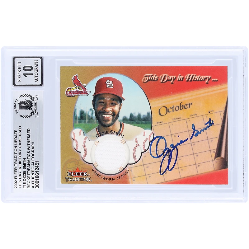 Carte autographiée par Ozzie Smith des Cardinals de Saint-Louis (édition 2002 Fleer Tradition « Ce jour-là dans l'histoire » #TDH-OZ), authentifiée par Beckett Fanatics Witnessed (n° 10).