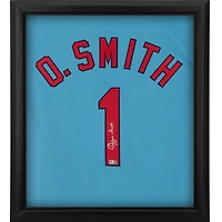 Maillot authentique Mitchell & Ness bleu clair encadré autographié par Ozzie Smith des Cardinals de St. Louis Shadowbox