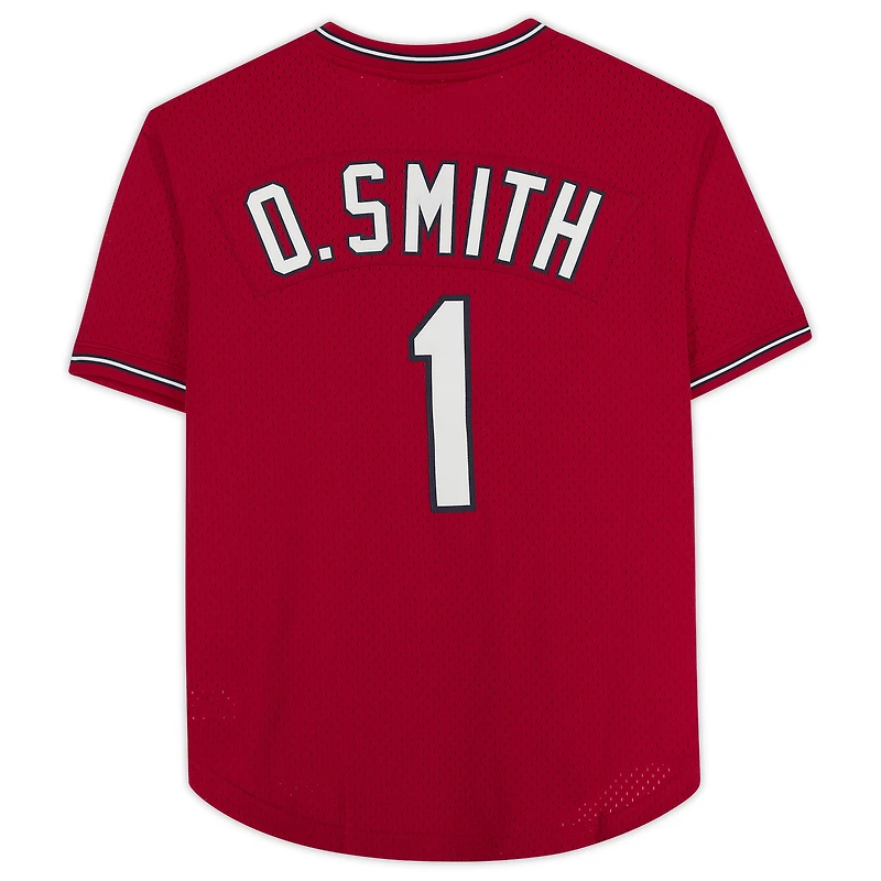 Maillot d'entraînement au bâton rouge autographié par Ozzie Smith des Cardinals de St. Louis avec l'inscription « The Wizard » de Mitchell & Ness - Signé en argent sur le devant