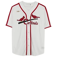 Maillot réplique blanc Nike Cooperstown Collection autographié par Ozzie Smith des Cardinals de Saint-Louis, avec inscription « HOF 2002 ».