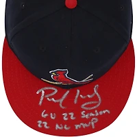 Casquette bleu marine et rouge autographiée par Paul Goldschmidt des Cardinals de St. Louis lors de la saison 2022 de la MLB avec plusieurs inscriptions