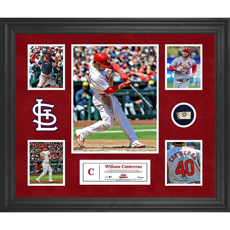 Collage encadré de 5 photos de Willson Contreras des Cardinals de St. Louis avec un morceau de ballon utilisé lors du match