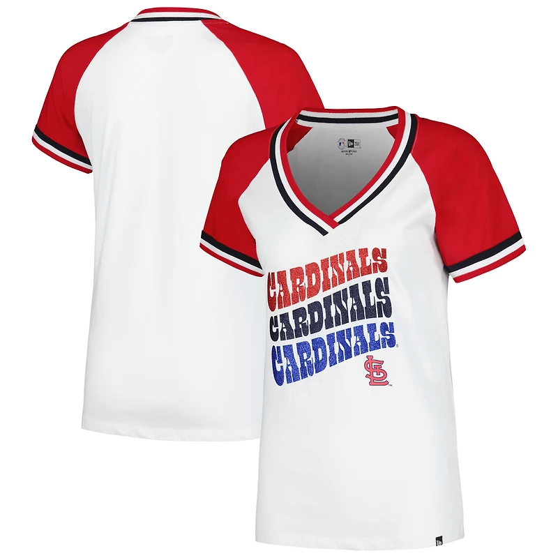 T-shirt à col en V raglan double reliure jersey New Era blanc St. Louis Cardinals pour femme