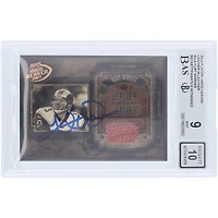 Carte de football américain Hogg Heaven Leather In Leather Relic de Kurt Warner, St. Louis Rams, signée par le joueur et signée lors des séries éliminatoires de 2003 (numéro LL-5/250). Authentifiée par Beckett Fanatics Witnessed (note 9/10).