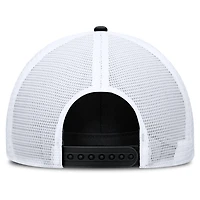 Casquette ajustable Nike Stanford Cardinal 2025 On-Field Rise Engineered Trucker pour homme, noire/blanche