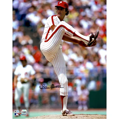 Photo autographiée de Steve Carlton (Philadelphia Phillies) - 40 x 50 cm (jambe levée)