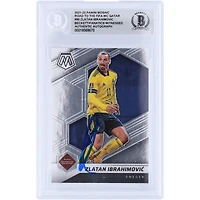 Zlatan Ibrahimovic Équipe nationale de Suède Autographié 2021-22 Panini Mosaic Route vers la Coupe du Monde de la FIFA Qatar #90 Beckett Fanatics Witnessed Authenticated Card