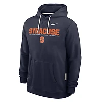Sweat à capuche Nike Dri-FIT bleu marine Syracuse Orange 2025 Sideline Standard Issue pour homme