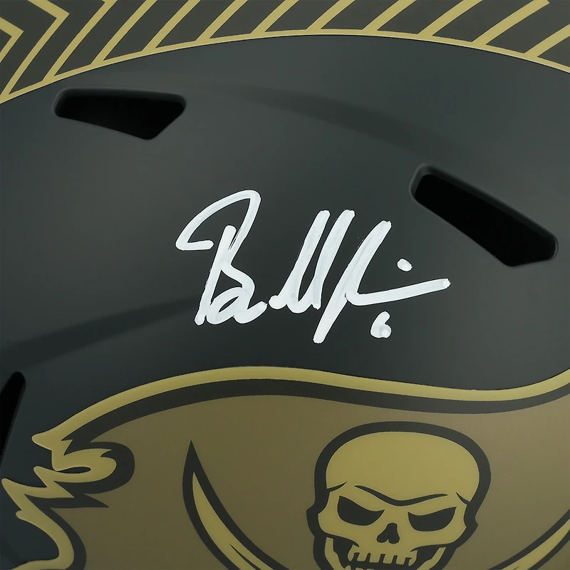 Casque réplique Riddell Speed 2025 Salute To Service, autographié par Baker Mayfield (Buccaneers de Tampa Bay)