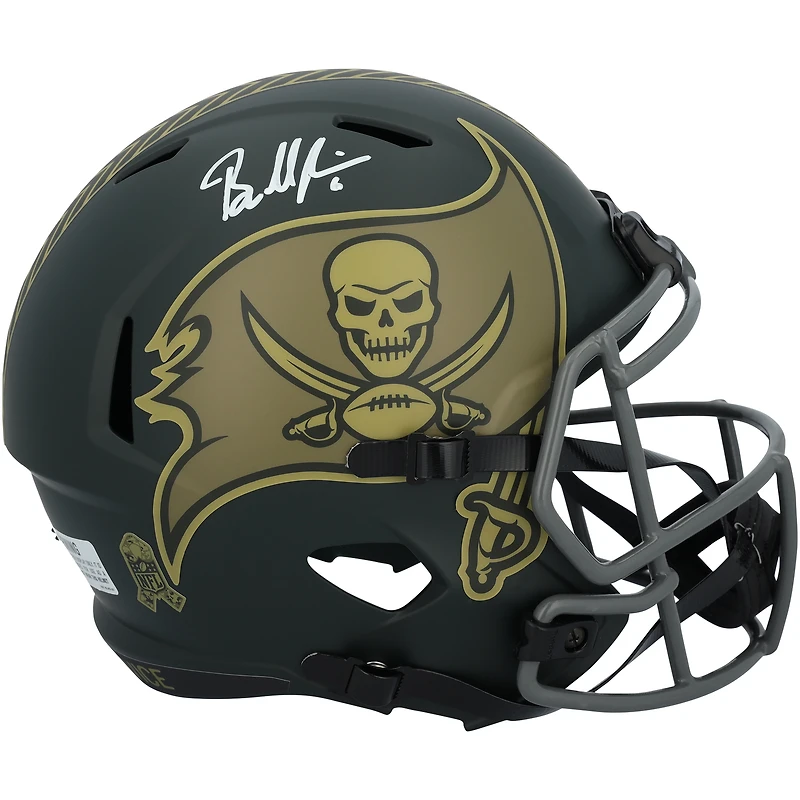 Casque réplique Riddell Speed 2025 Salute To Service, autographié par Baker Mayfield (Buccaneers de Tampa Bay)