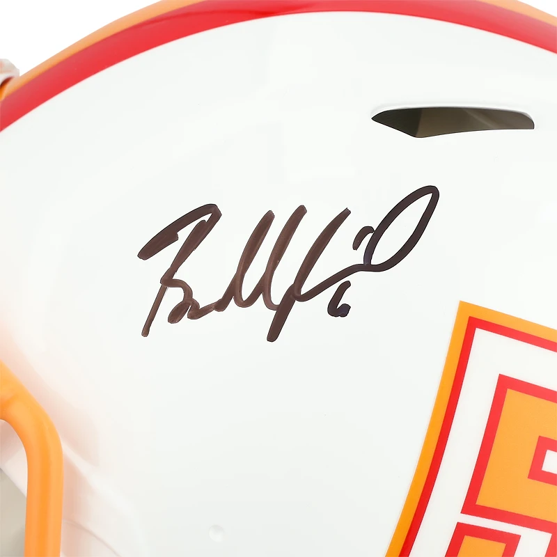 Casque Riddell Speed Authentic autographié par Baker Mayfield, des Buccaneers de Tampa Bay, édition spéciale 50e saison rétro
