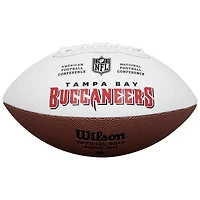 Ballon de football Wilson à panneau blanc autographié par Baker Mayfield, des Buccaneers de Tampa Bay