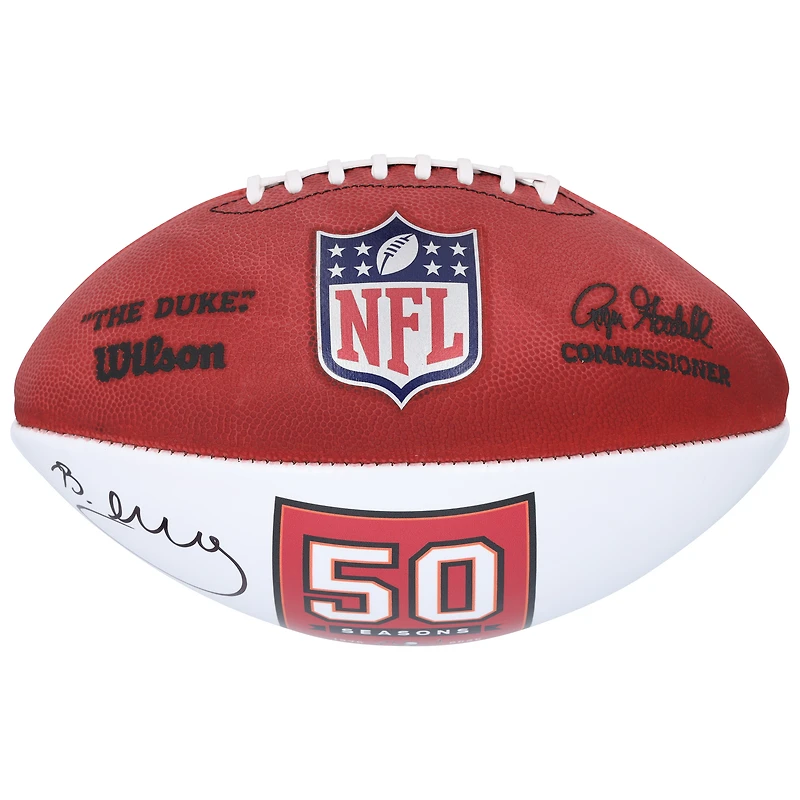 Ballon de football Wilson White Panel autographié par Bucky Irving des Tampa Bay Buccaneers pour sa 50e saison