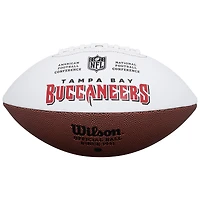 Ballon de football Wilson à panneau blanc autographié par Emeka Egbuka et Baker Mayfield des Buccaneers de Tampa Bay
