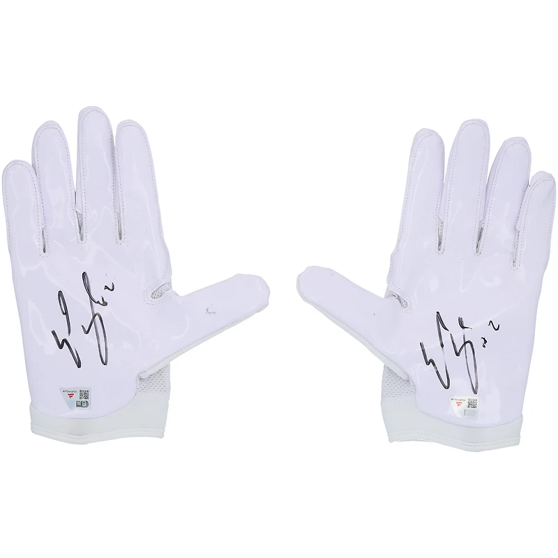 Gants adidas blancs et noirs portés et autographiés par Emeka Egbuka (Buccaneers de Tampa Bay) lors de la saison NFL 2025-26 - NF70448700-01