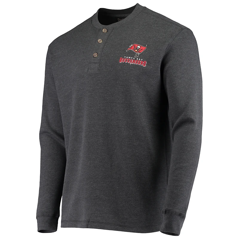 Dunbrooke Charcoal Tampa Bay Buccaneers Logo Maverick Thermal Henley T-shirt à manches longues pour hommes