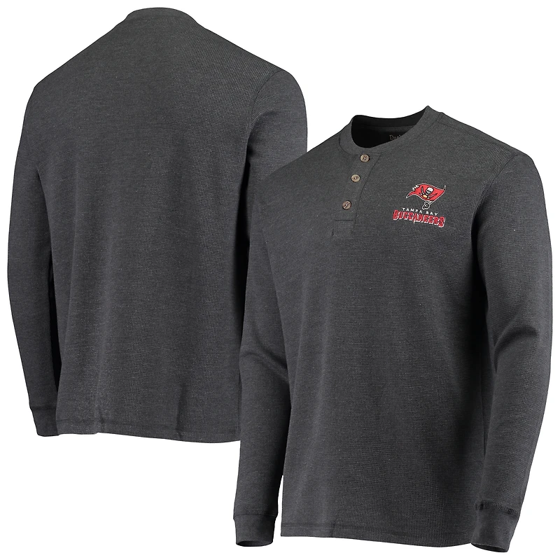 Dunbrooke Charcoal Tampa Bay Buccaneers Logo Maverick Thermal Henley T-shirt à manches longues pour hommes
