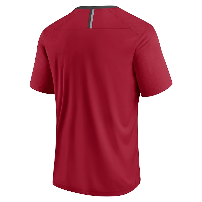 T-shirt rouge fanatique pour homme Tampa Bay Buccaneers Defender Fade Slant