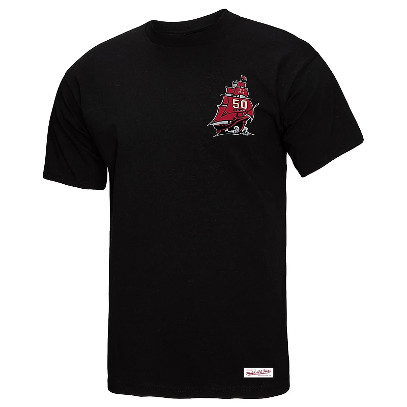 T-shirt noir Mitchell & Ness pour homme, 50e saison des Tampa Bay Buccaneers, motif Ship Sword