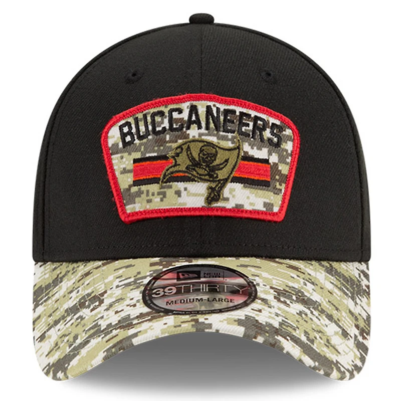 Casquette 39THIRTY Flex Hat pour homme New Era noir/camouflage Tampa Bay Buccaneers 2021 Salute To Service