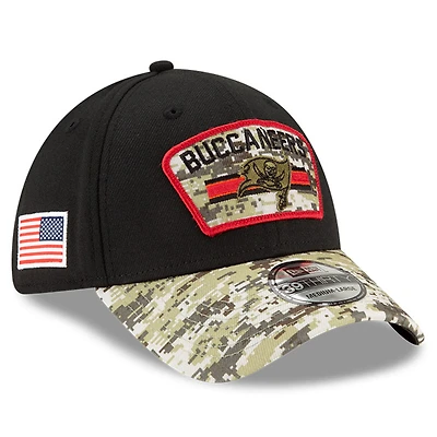 Casquette 39THIRTY Flex Hat pour homme New Era noir/camouflage Tampa Bay Buccaneers 2021 Salute To Service