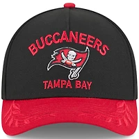 Casquette ajustable New Era 9FORTY M-Crown A-Frame noire/rouge pour homme des Tampa Bay Buccaneers, draft NFL 2025