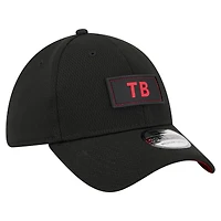 Casquette New Era noire Scoreboard 39THIRTY Flex pour homme des Tampa Bay Buccaneers