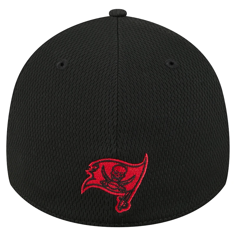 Casquette New Era noire Scoreboard 39THIRTY Flex pour homme des Tampa Bay Buccaneers