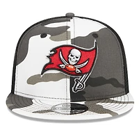 Casquette New Era Camo Tampa Bay Buccaneers Dark Trucker 9FIFTY Snapback pour homme