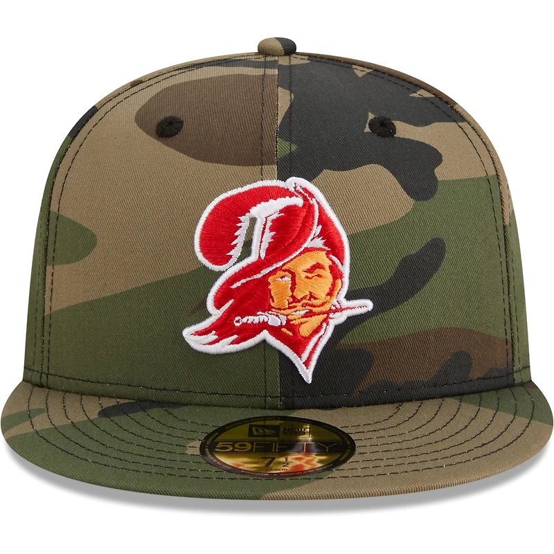 Casquette ajustée New Era Camo Tampa Bay Buccaneers Historic Woodland 59FIFTY pour homme