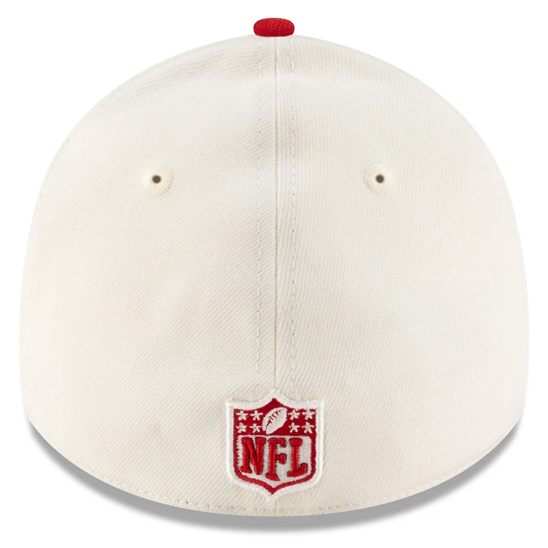 Casquette New Era 39THIRTY Flex crème/rouge pour homme des Tampa Bay Buccaneers, draft NFL 2025