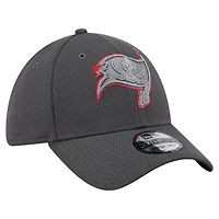 Men's New Era Graphite Tampa Bay Buccaneers  Main 39THIRTY Flex Hat