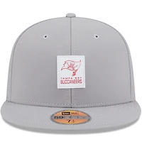 Casquette ajustée 59FIFTY grise des Buccaneers de Tampa Bay 2025 pour homme New Era