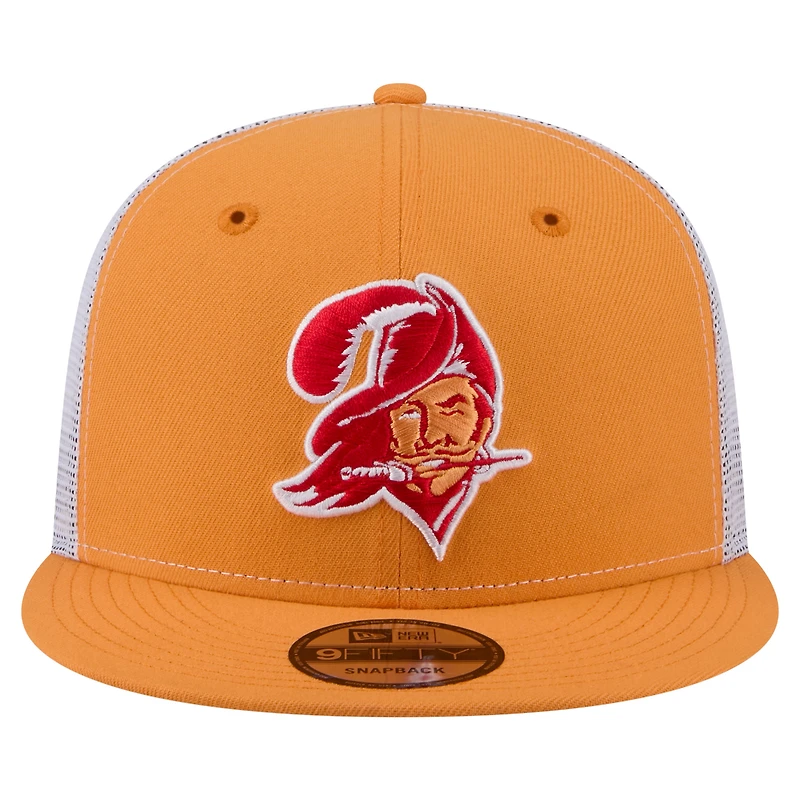 Men's New Era Red Tampa Bay Buccaneers Core Team 9FIFTY Trucker Snapback Hat