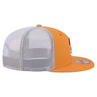 Men's New Era Tampa Bay Buccaneers Core Team 9FIFTY Trucker Snapback Hat