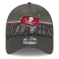 Men's New Era  Pewter Tampa Bay Buccaneers 2023 NFL Training Camp 39THIRTY Flex Hat