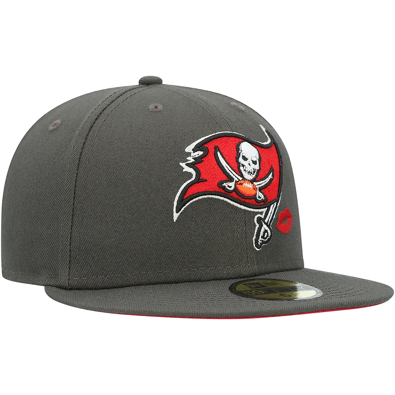 Casquette ajustée New Era Tampa Bay Buccaneers Lips 59FIFTY en étain pour homme