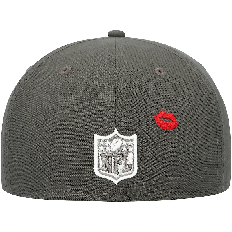 Casquette ajustée New Era Tampa Bay Buccaneers Lips 59FIFTY en étain pour homme