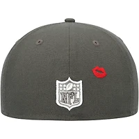 Casquette ajustée New Era Tampa Bay Buccaneers Lips 59FIFTY en étain pour homme