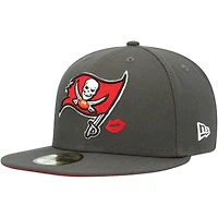 Casquette ajustée New Era Tampa Bay Buccaneers Lips 59FIFTY en étain pour homme