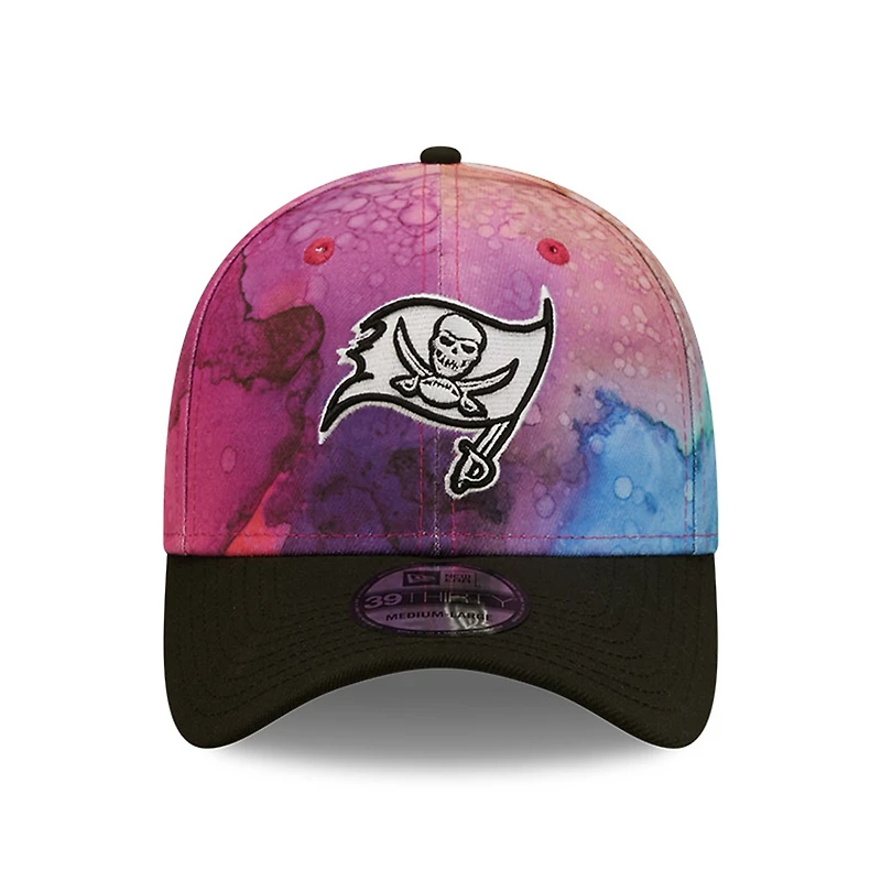 Casquette 39THIRTY Flex pour homme New Era Tampa Bay Buccaneers 2022 Crucial Catch - Rose/noir