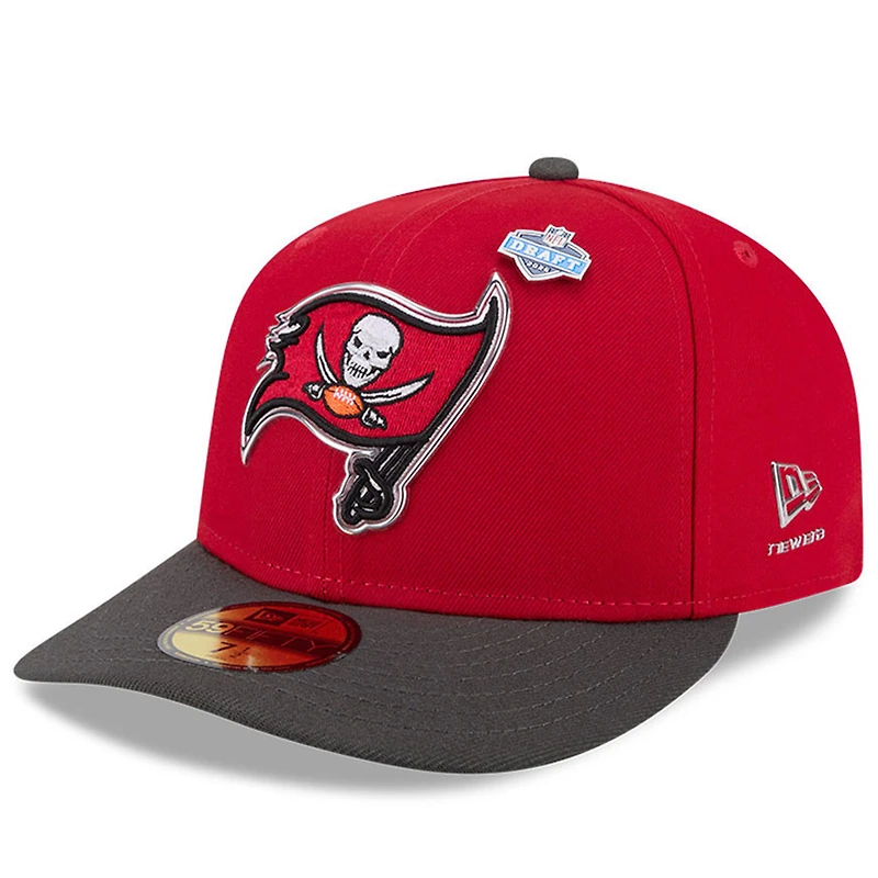 Casquette ajustée New Era rouge/étain Tampa Bay Buccaneers 2026 NFL Draft 59FIFTY pour homme