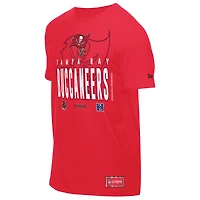T-shirt rouge New Era pour homme, camp d'entraînement NFL 2025 des Tampa Bay Buccaneers