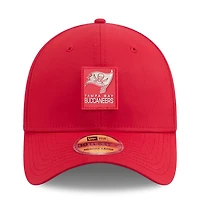Men's New Era Red Tampa Bay Buccaneers 2025 Sideline 39THIRTY Flex Hat