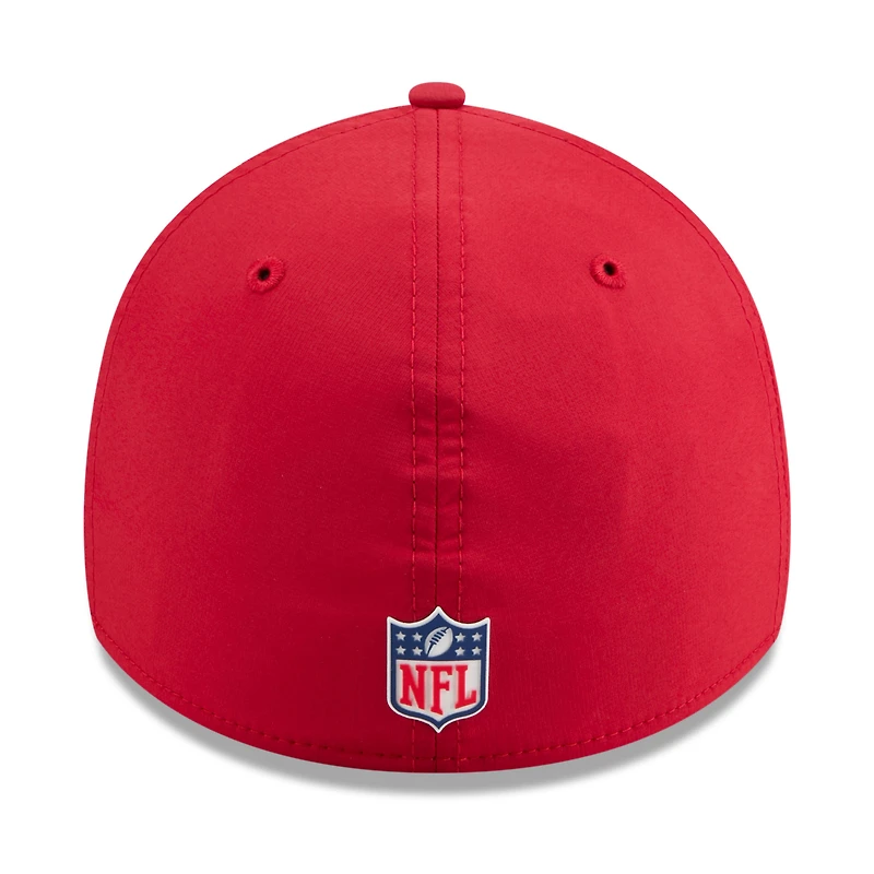 Men's New Era Red Tampa Bay Buccaneers 2025 Sideline 39THIRTY Flex Hat